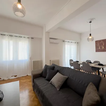 Mihail Voda Spacious 107sqm In * Athens