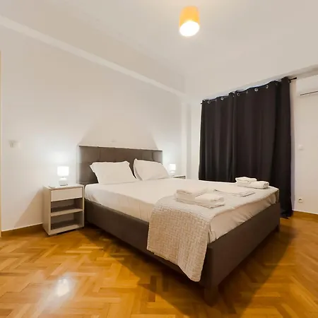 Mihail Voda Spacious 107sqm In Apartment