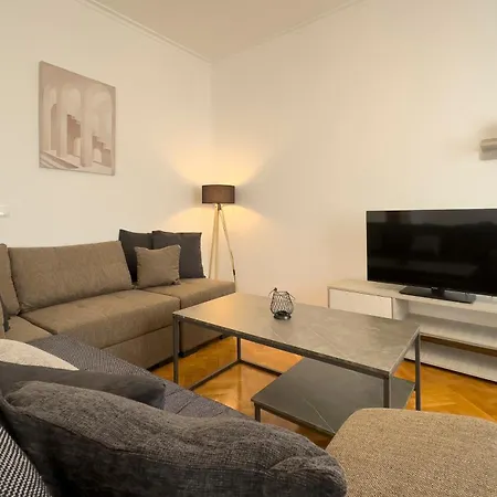 Apartment Mihail Voda Spacious 107sqm In Athens